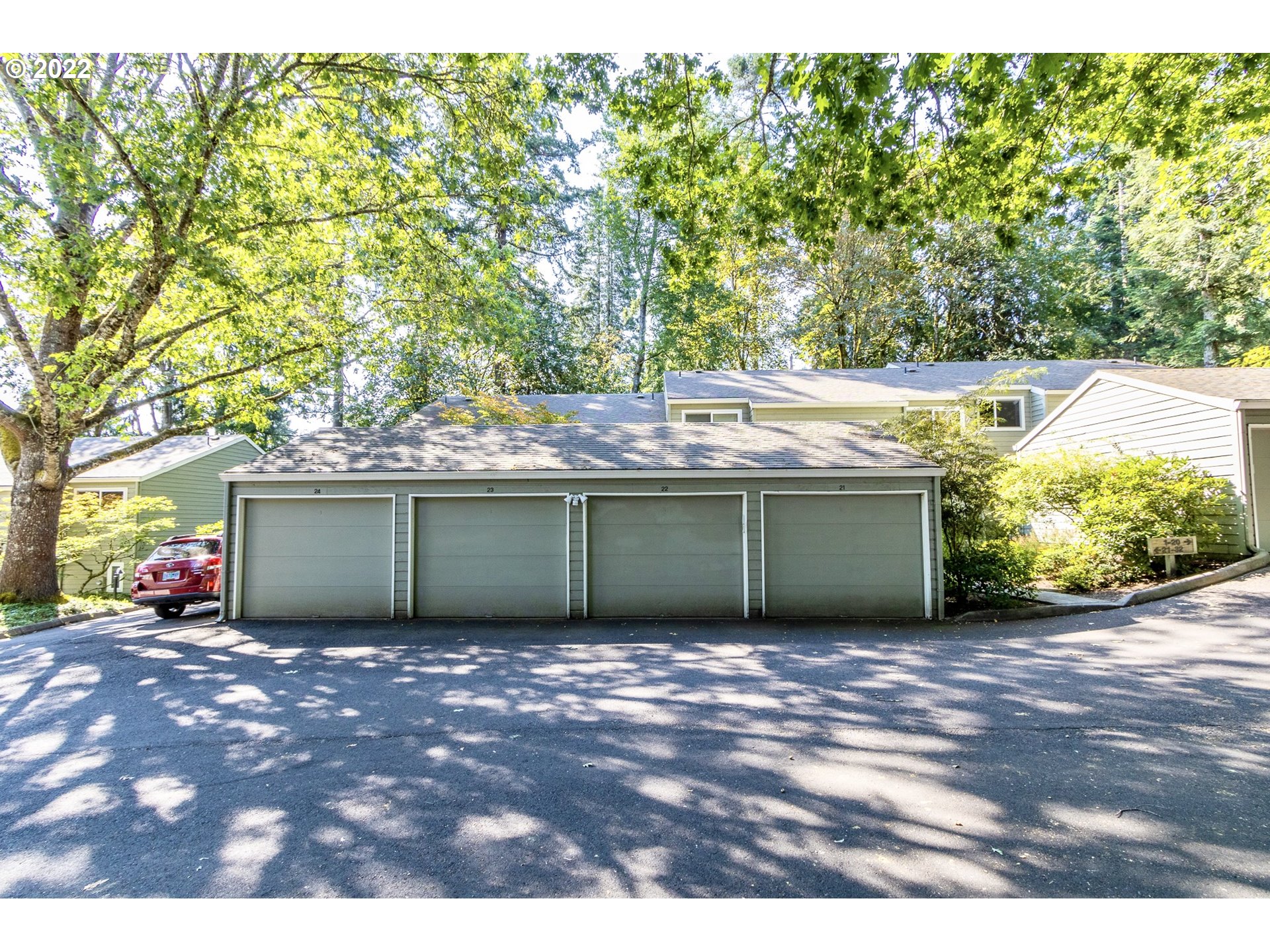 4880 Southwest Scholls Ferry Road, Unit 23 Portland, OR 97225 - Photo 15 of 17 a view of a backyard