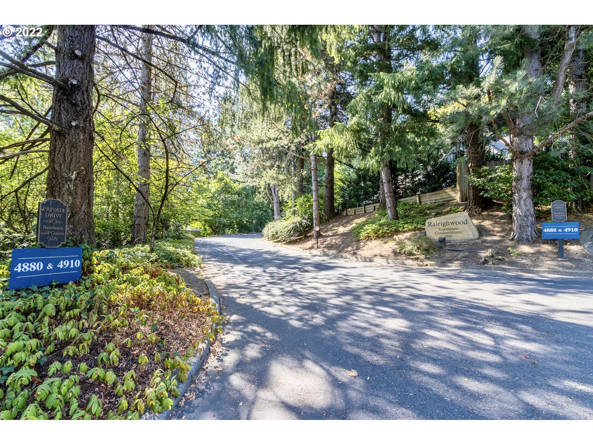 4880 Southwest Scholls Ferry Road, Unit 23 Portland, OR 97225 - Photo 16 of 17 a view of outdoor space with trees