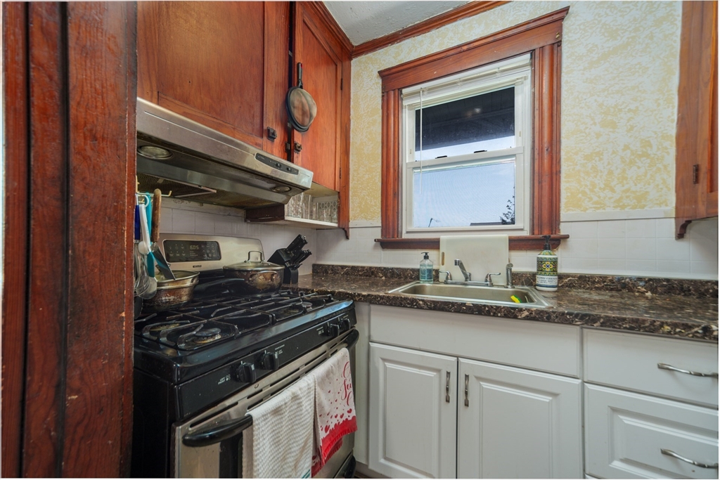 35 Pilgrim Road Haverhill, MA 01832 - Photo 8 of 25 Gallery Image 8