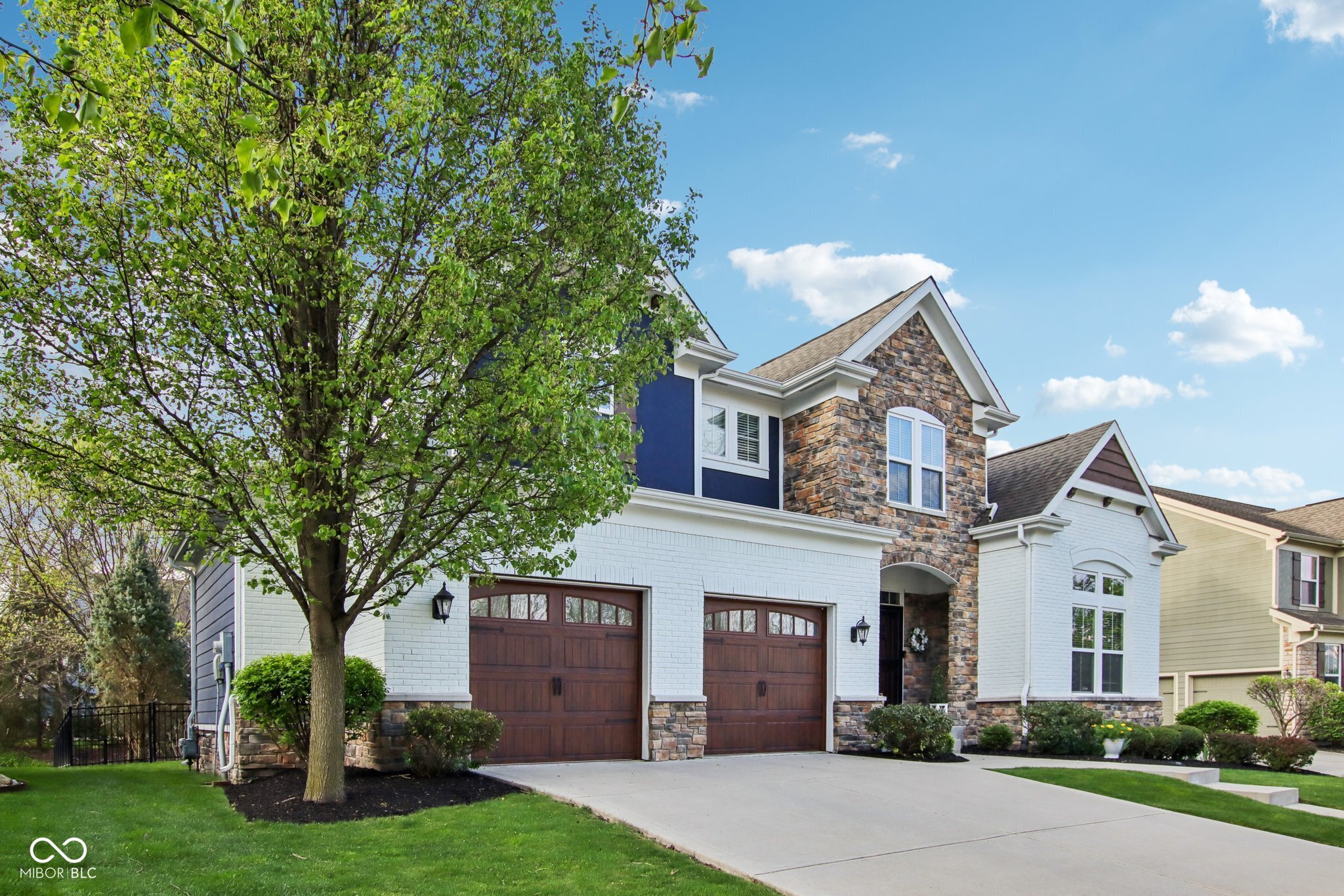 13499 Dorster Street Fishers, IN 46037 - Photo 3 of 55