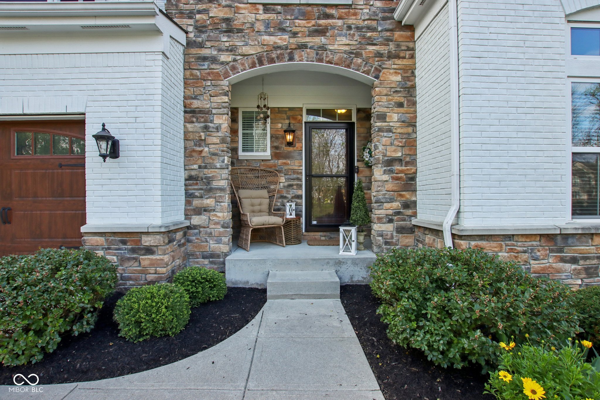 13499 Dorster Street Fishers, IN 46037 - Photo 4 of 55