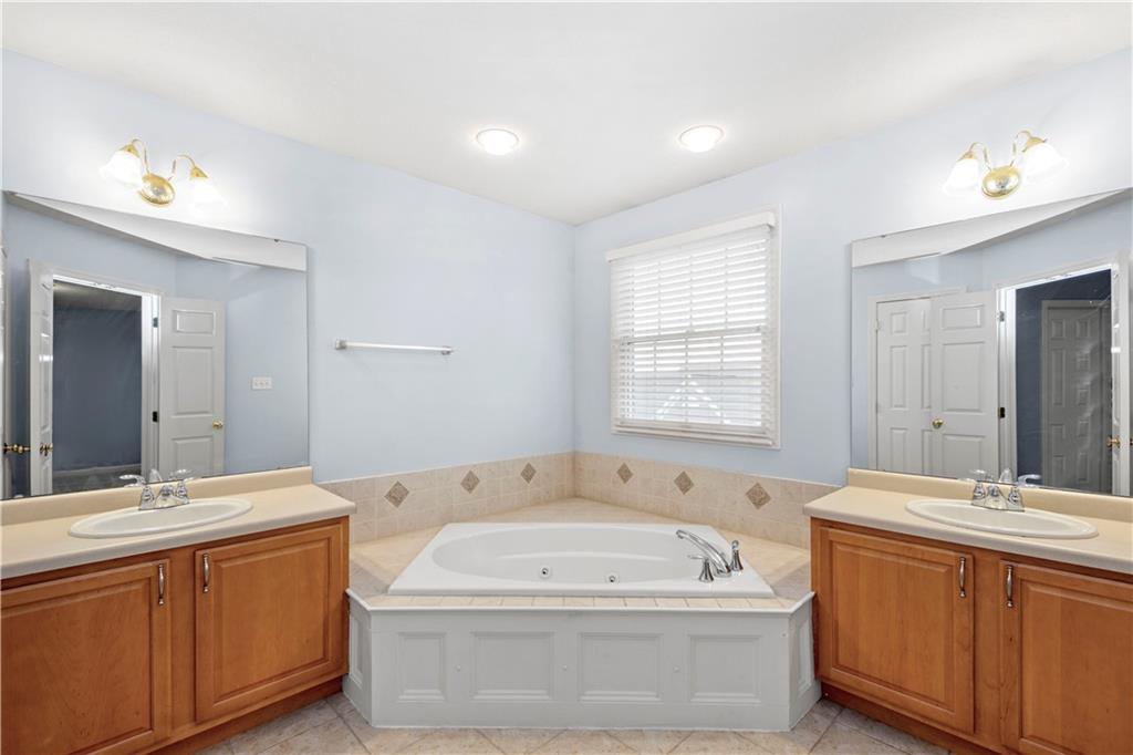 29 Castle View Drive McKees Rocks, PA 15136 - Photo 14 of 25