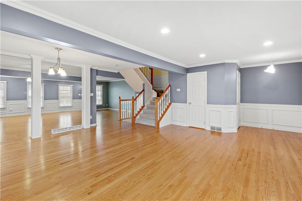29 Castle View Drive McKees Rocks, PA 15136 - Photo 4 of 25