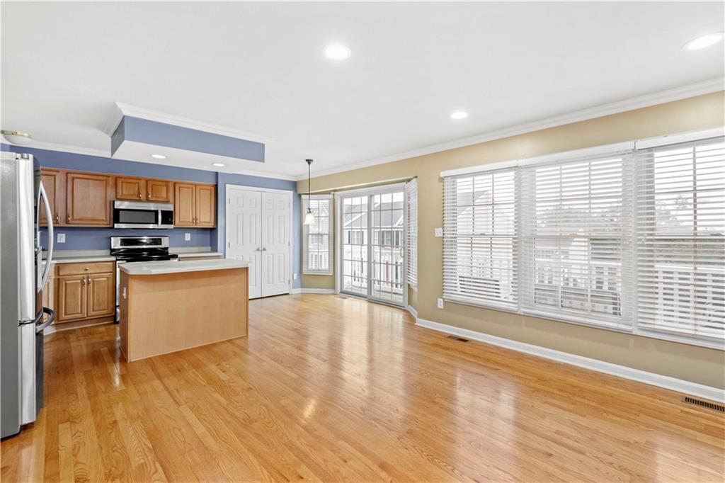 29 Castle View Drive McKees Rocks, PA 15136 - Photo 8 of 25