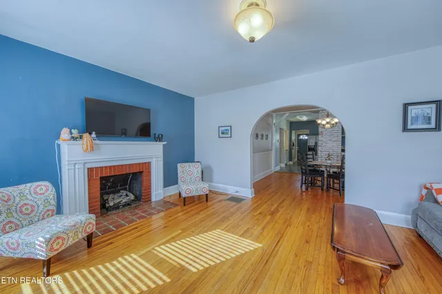 $339,000 | 5109 Oakview Road, Knoxville, TN 37918