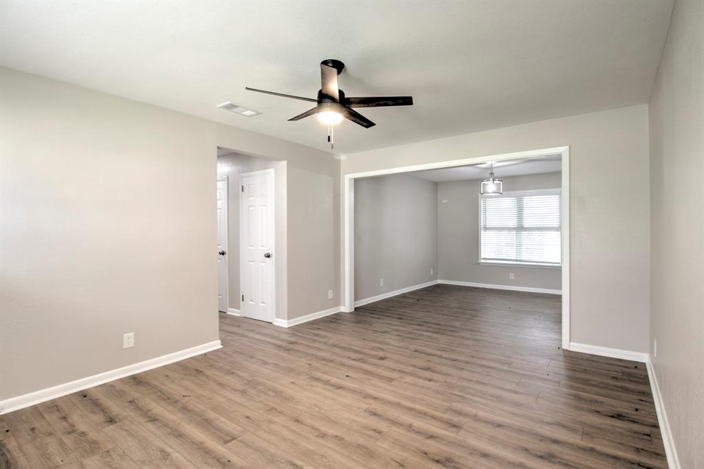 327 West McKinney Street Pilot Point, TX 76258 - Photo 6 of 29