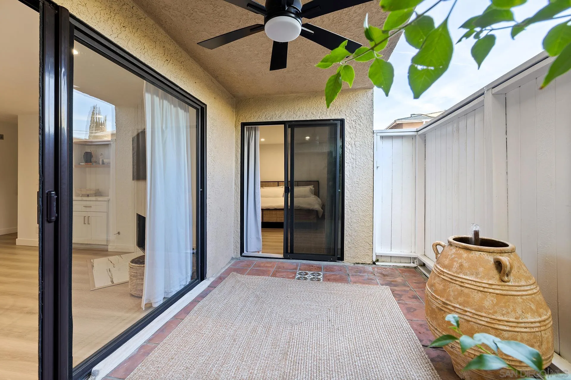 2121 Scott Road, Unit 105 Burbank, CA 91504 - Photo 3 of 21 Gallery Image 3