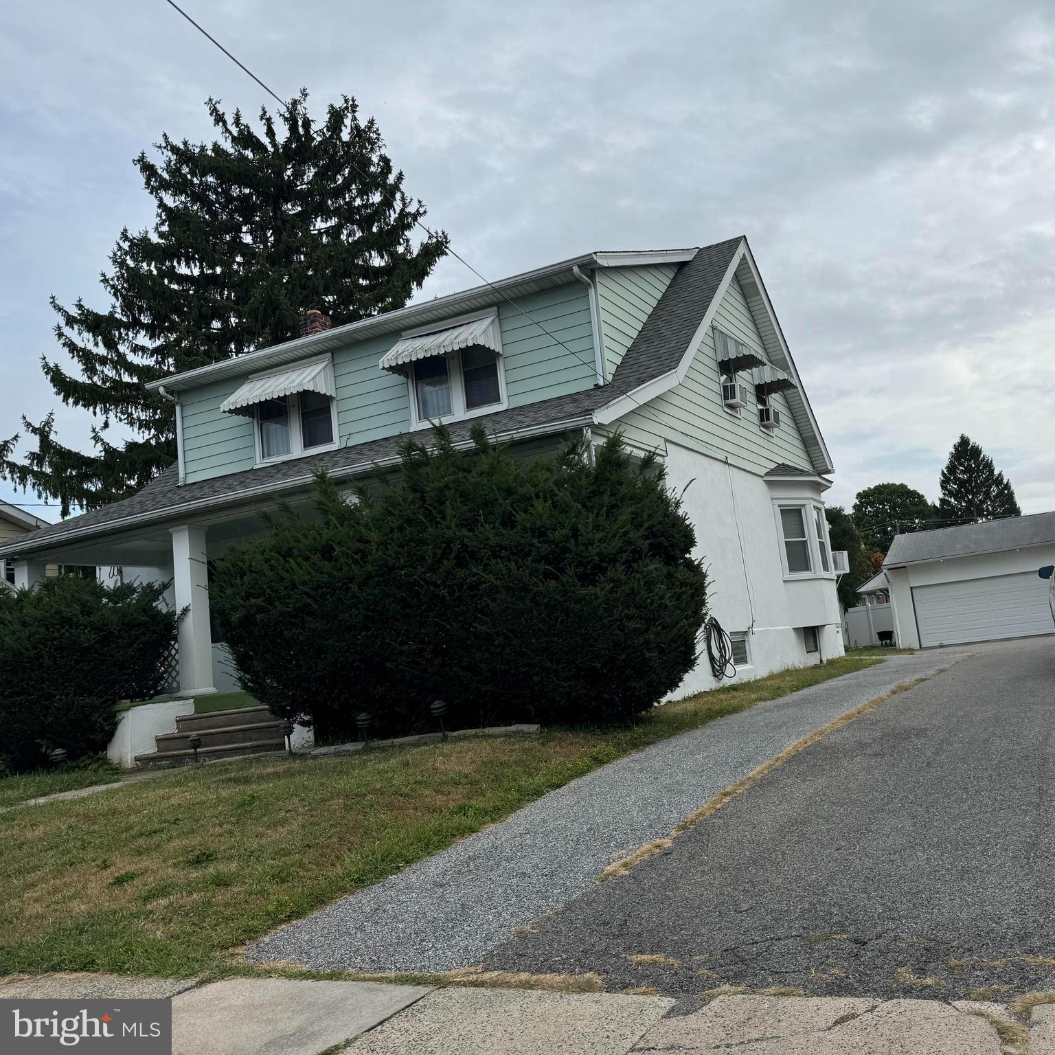 13 Beechwood Road Brookhaven, PA 19015 - Photo 2 of 22 Gallery Image 2