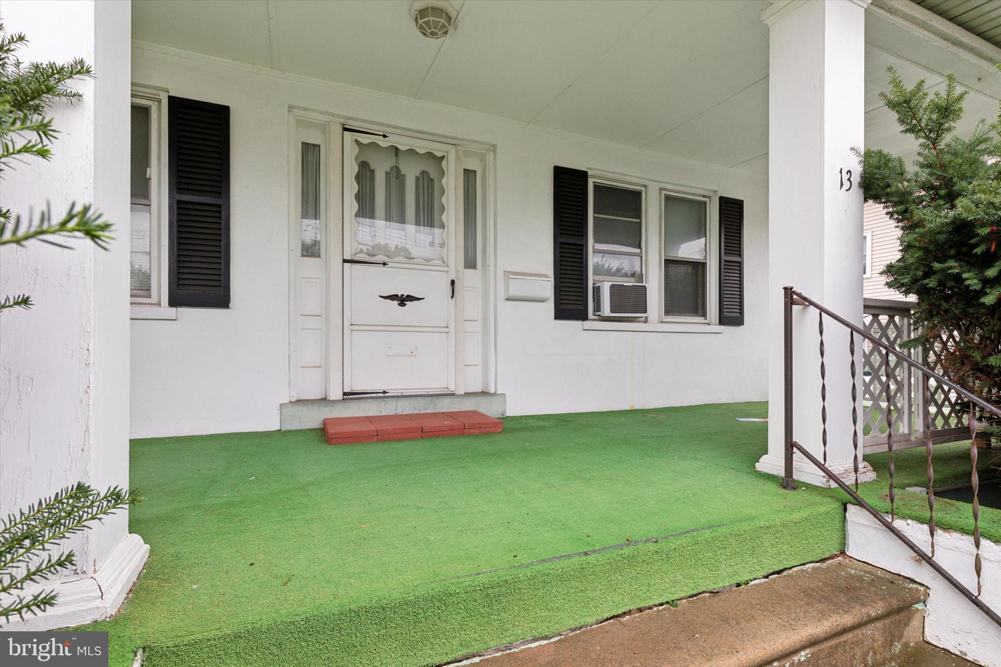 13 Beechwood Road Brookhaven, PA 19015 - Photo 4 of 22 Gallery Image 4