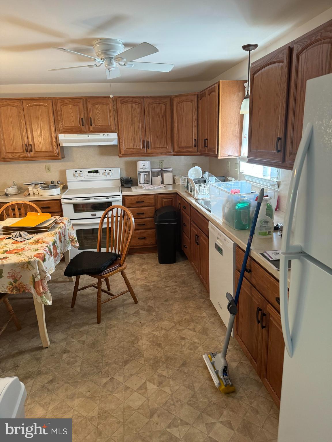 13 Beechwood Road Brookhaven, PA 19015 - Photo 7 of 22 modern kitchen