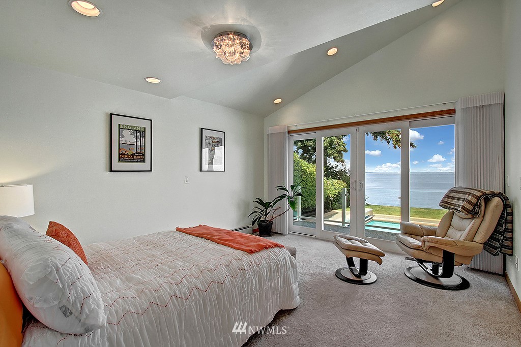 7921 Talbot Road Edmonds, WA 98026 - Photo 6 of 23