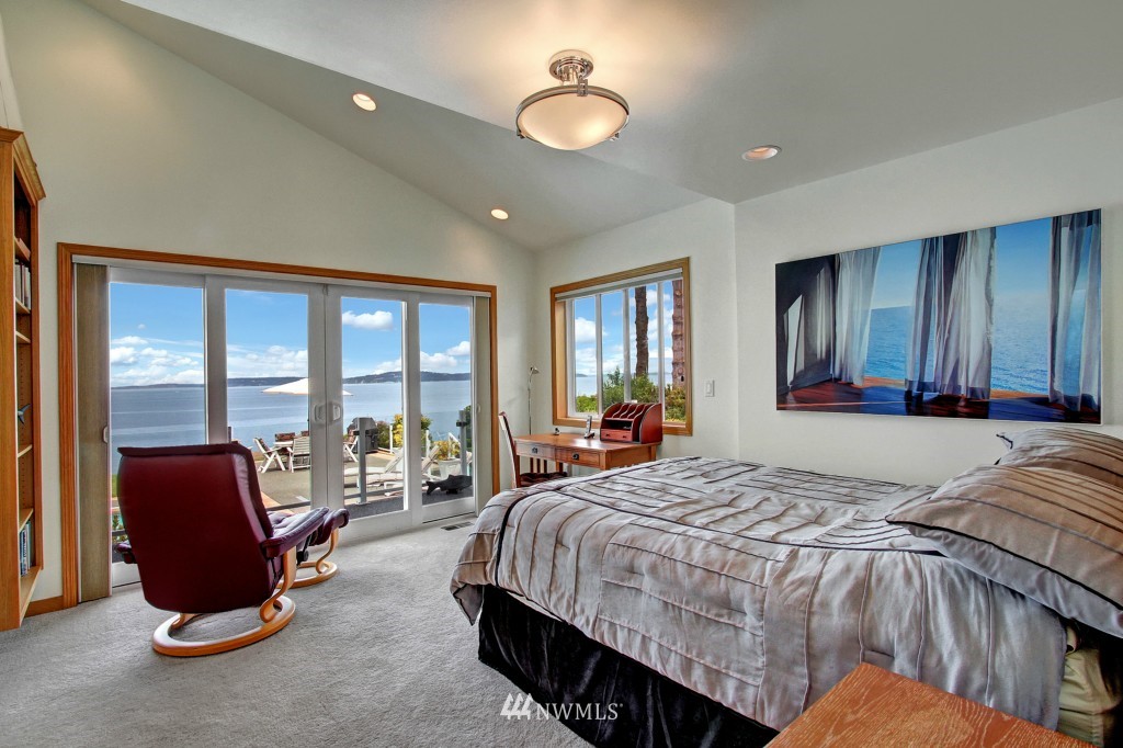 7921 Talbot Road Edmonds, WA 98026 - Photo 7 of 23