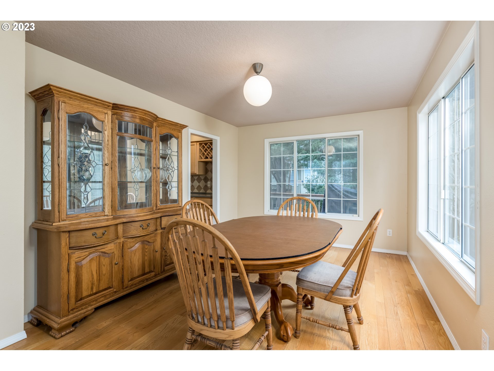 4111 Southwest Comus Street Portland, OR 97219 - Photo 13 of 32 Gallery Image 13