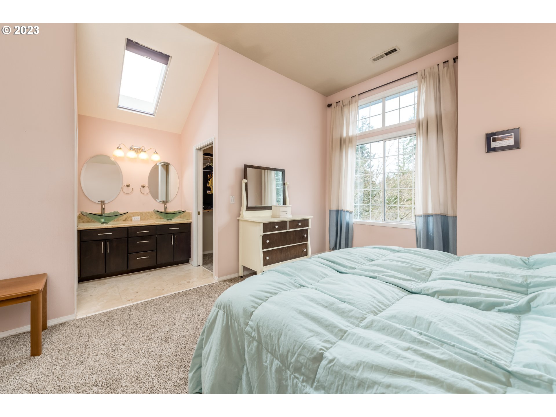 4111 Southwest Comus Street Portland, OR 97219 - Photo 16 of 32 Gallery Image 16