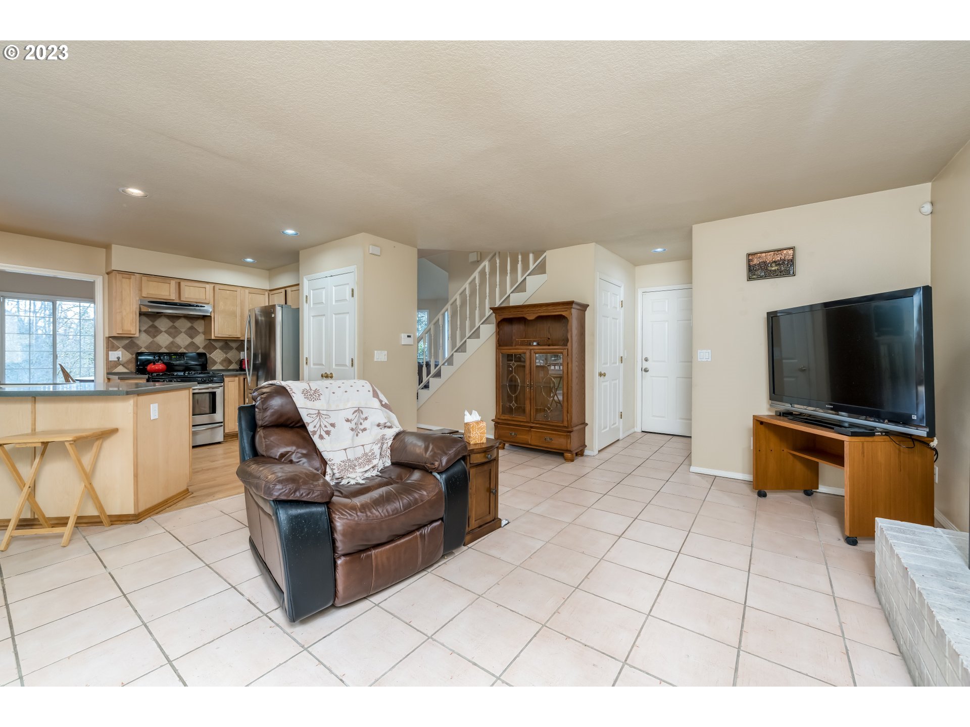 4111 Southwest Comus Street Portland, OR 97219 - Photo 6 of 32 Gallery Image 6