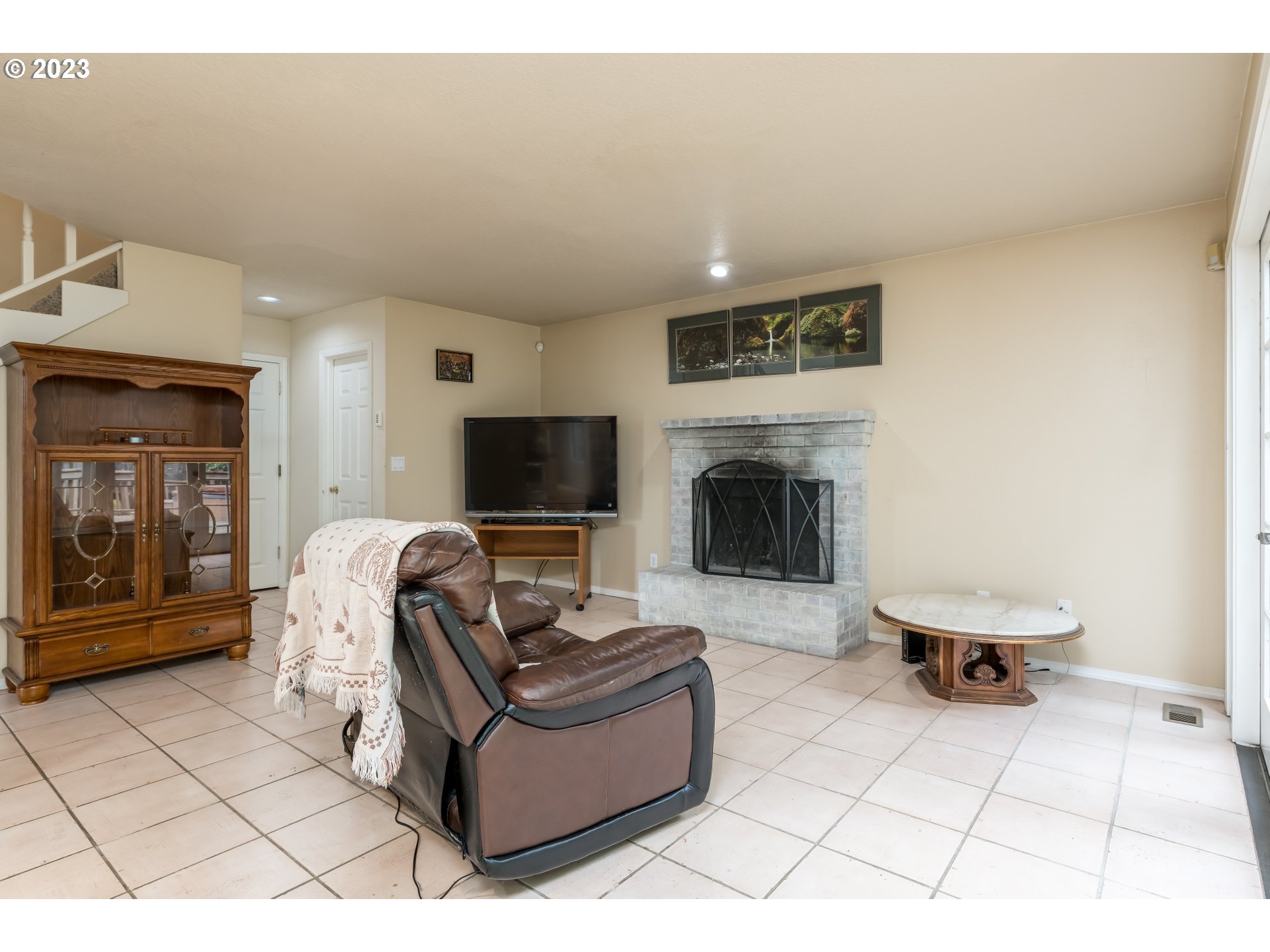 4111 Southwest Comus Street Portland, OR 97219 - Photo 7 of 32 Gallery Image 7