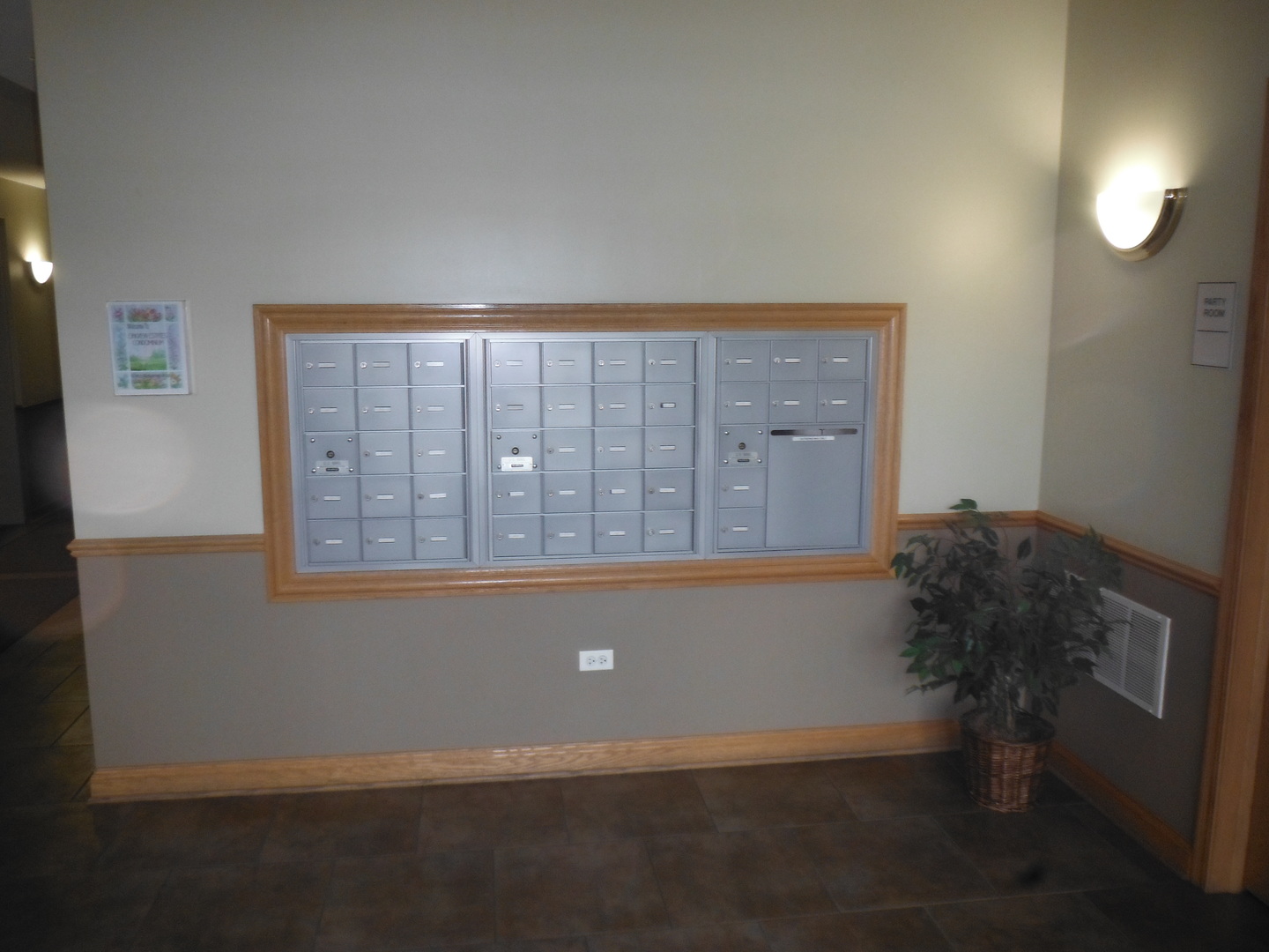 500 East St Charles Road, Unit 503 Lombard, IL 60148 - Photo 11 of 36