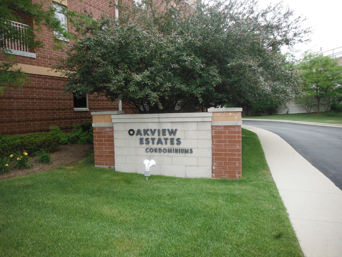 500 East St Charles Road, Unit 503 Lombard, IL 60148 - Photo 3 of 36