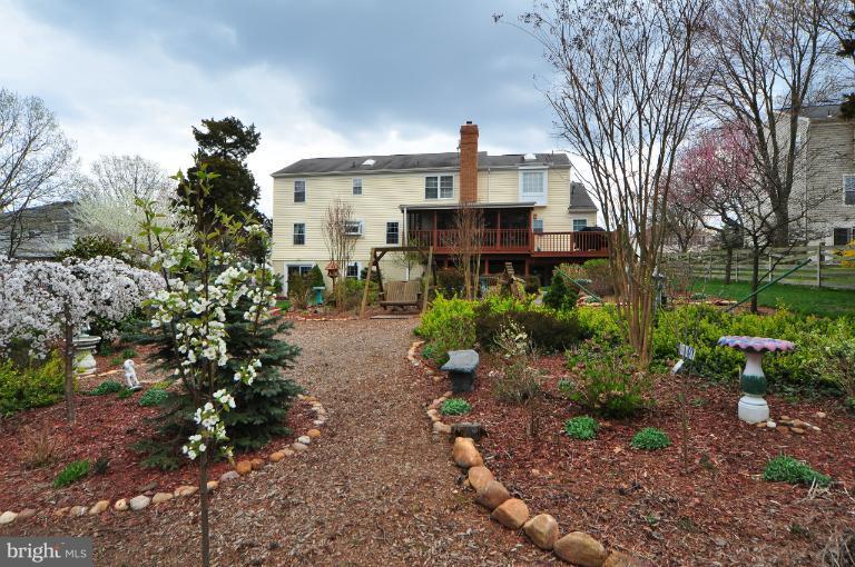 127 Minor Road Sterling, VA 20165 - Photo 4 of 16 Exterior (General)