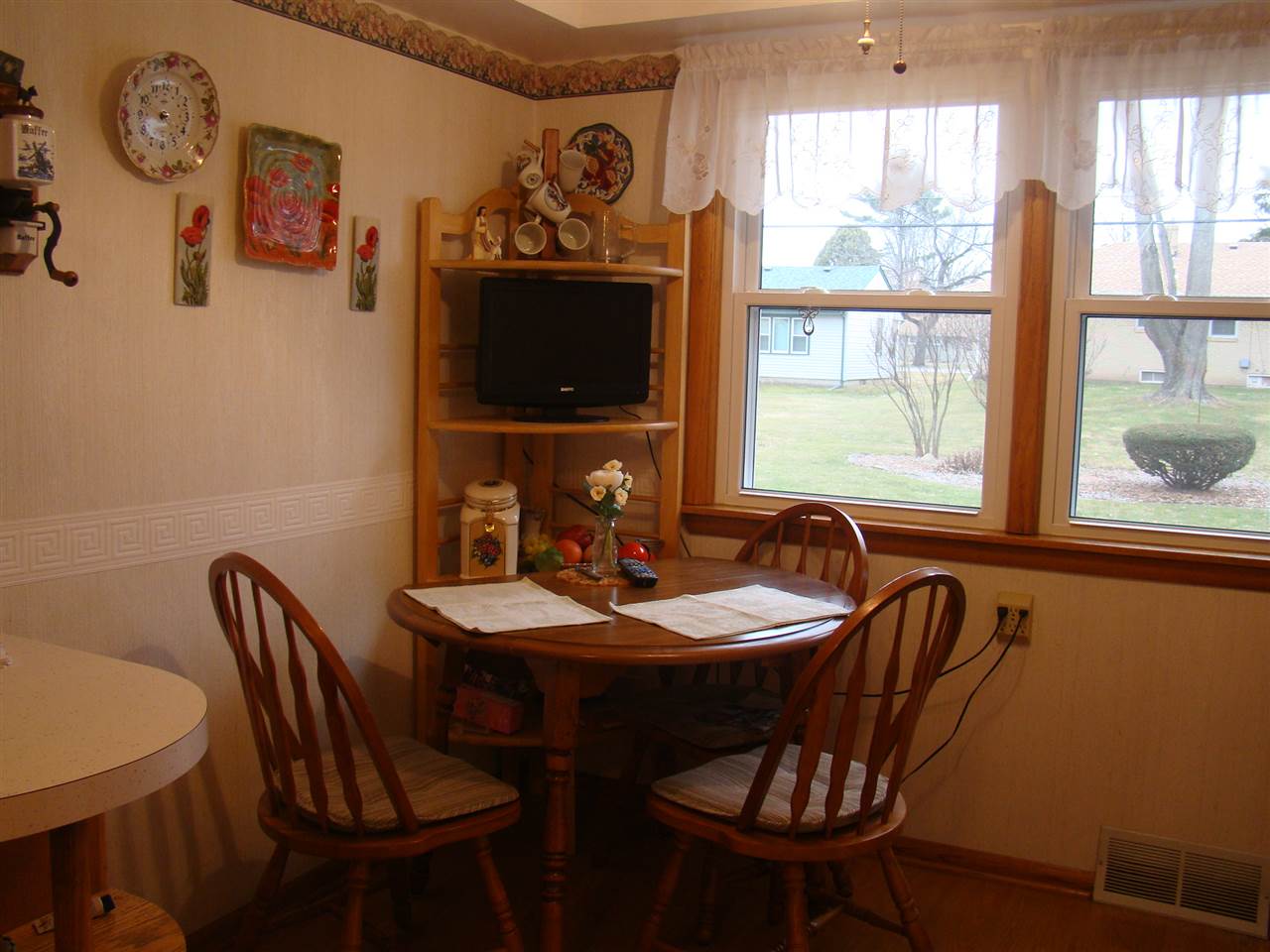 3823 Pinecrest Road Rockford, IL 61107 - Photo 9 of 22 Gallery Image 9