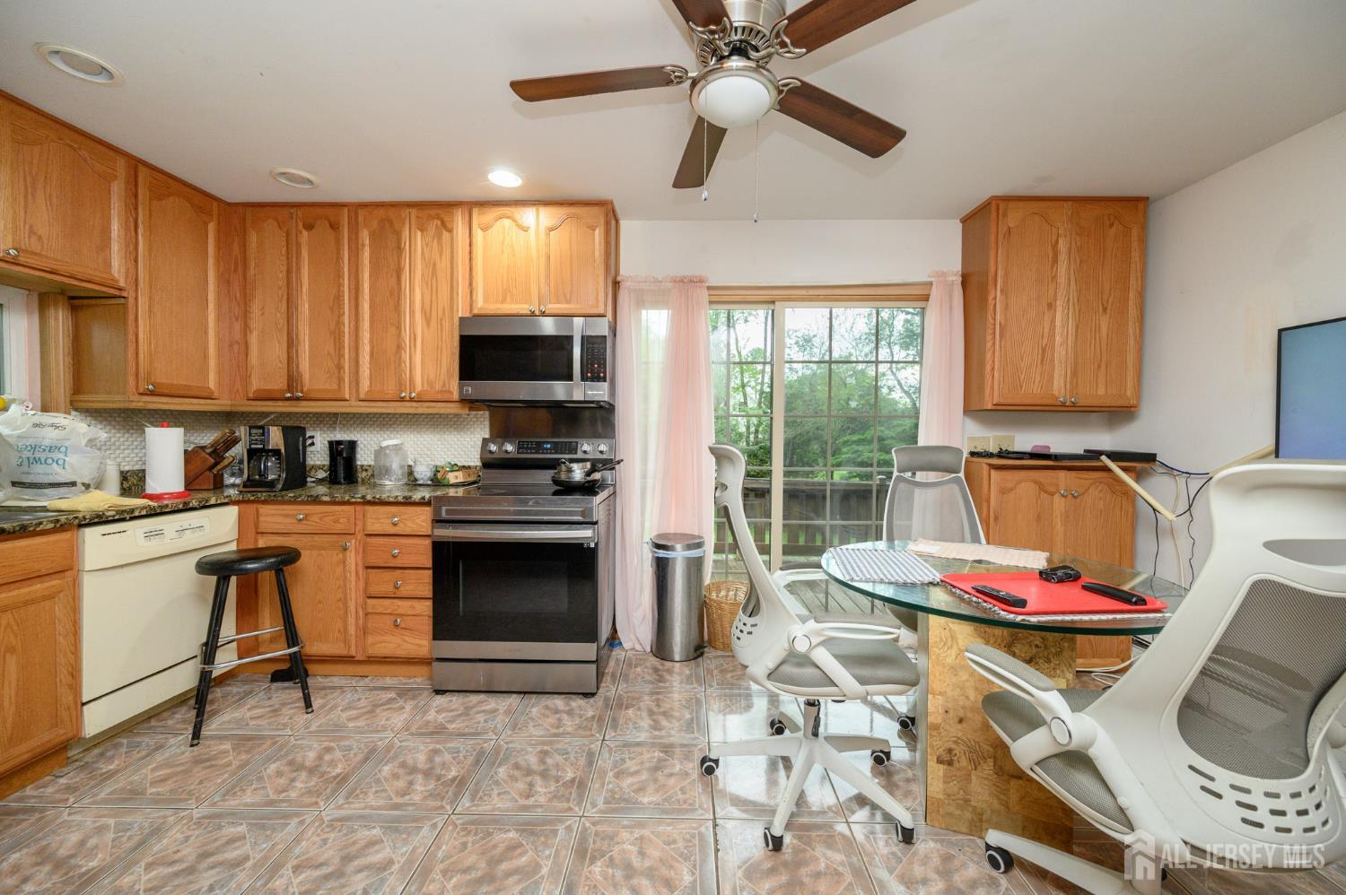 2 New Friendship Road Howell, NJ 07731 - Photo 8 of 37