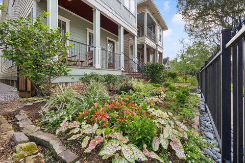 $850,000 | 706 East 12th Street, Houston, TX 77008