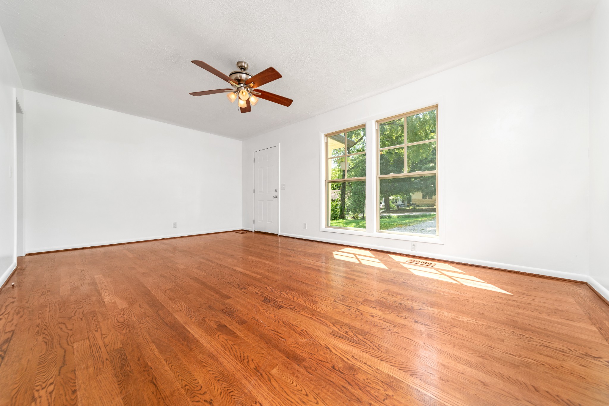 420 Circle Drive Springfield, TN 37172 - Photo 4 of 17 Gallery Image 4