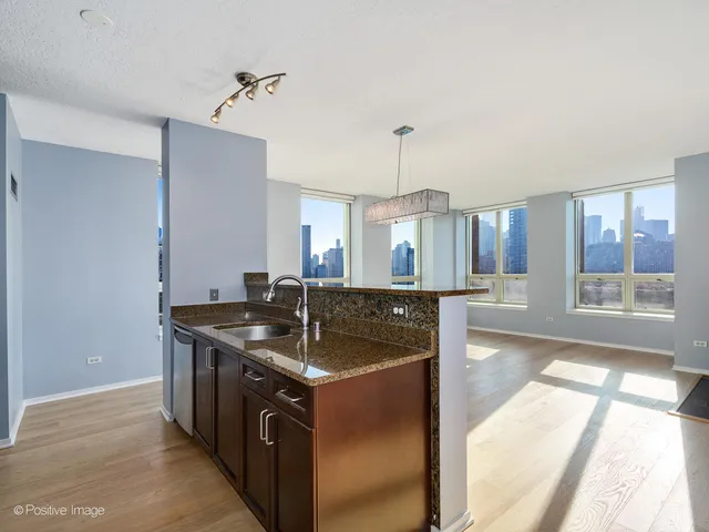 $425,000 | 600 North Kingsbury Street, Unit 1603, Chicago, IL 60654