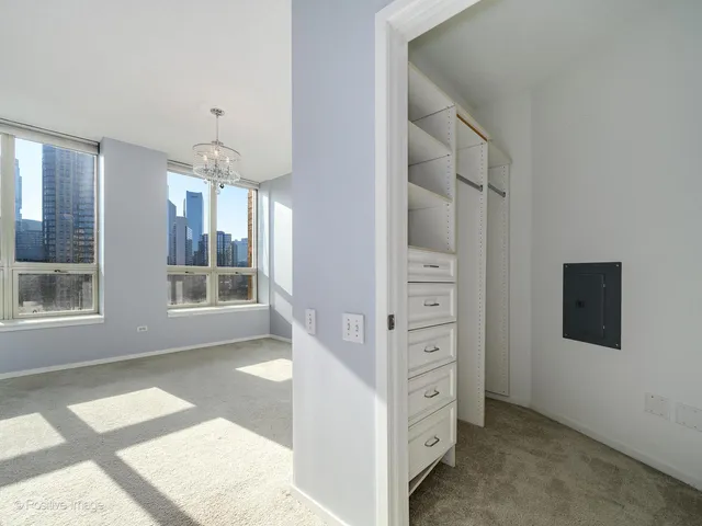 $425,000 | 600 North Kingsbury Street, Unit 1603, Chicago, IL 60654