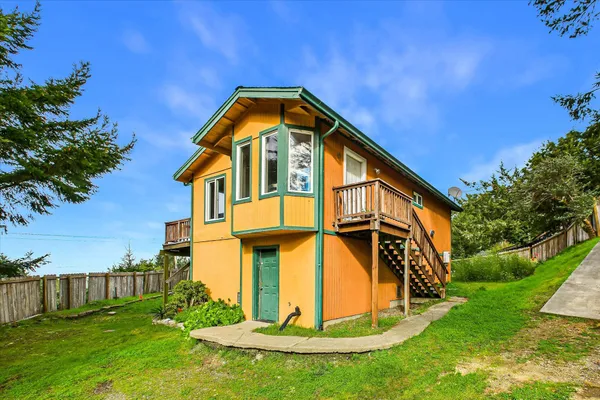 $349,000 | 20-40 Allen Court, Shelter Cove, CA 95589