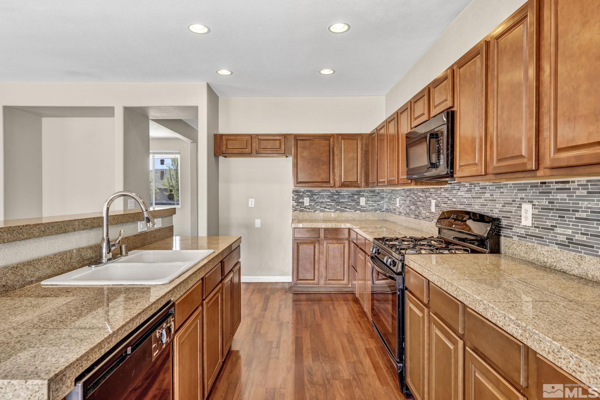 8933 Wynne Street Reno, NV 89506 - Photo 7 of 40 Photo 7