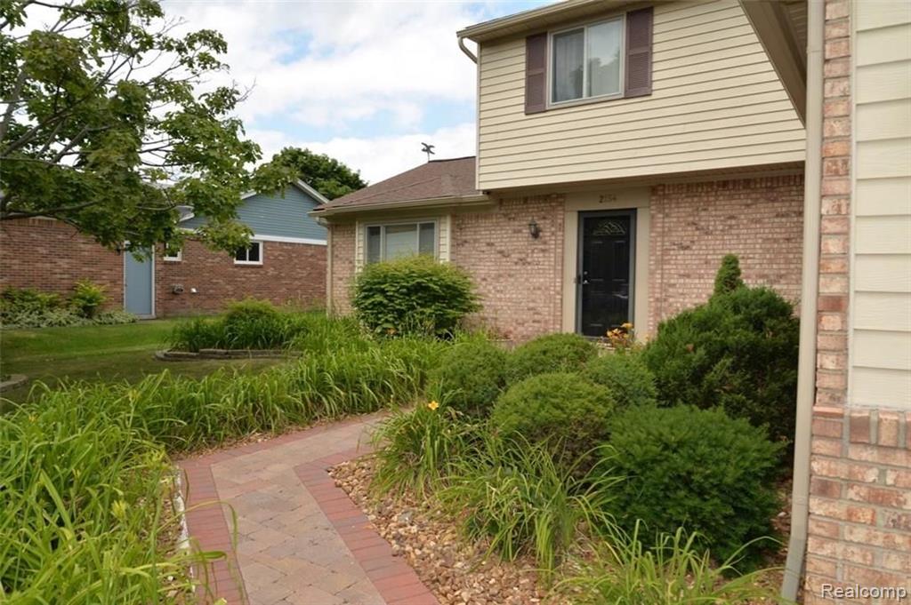 2154 Highsplint Drive Rochester Hills, MI 48307 - Photo 2 of 42