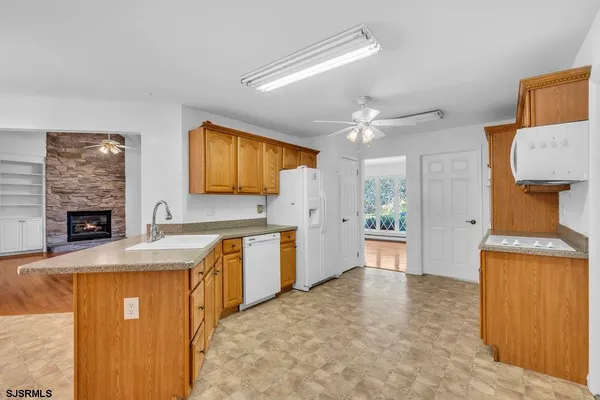 a view of a storage & utility room