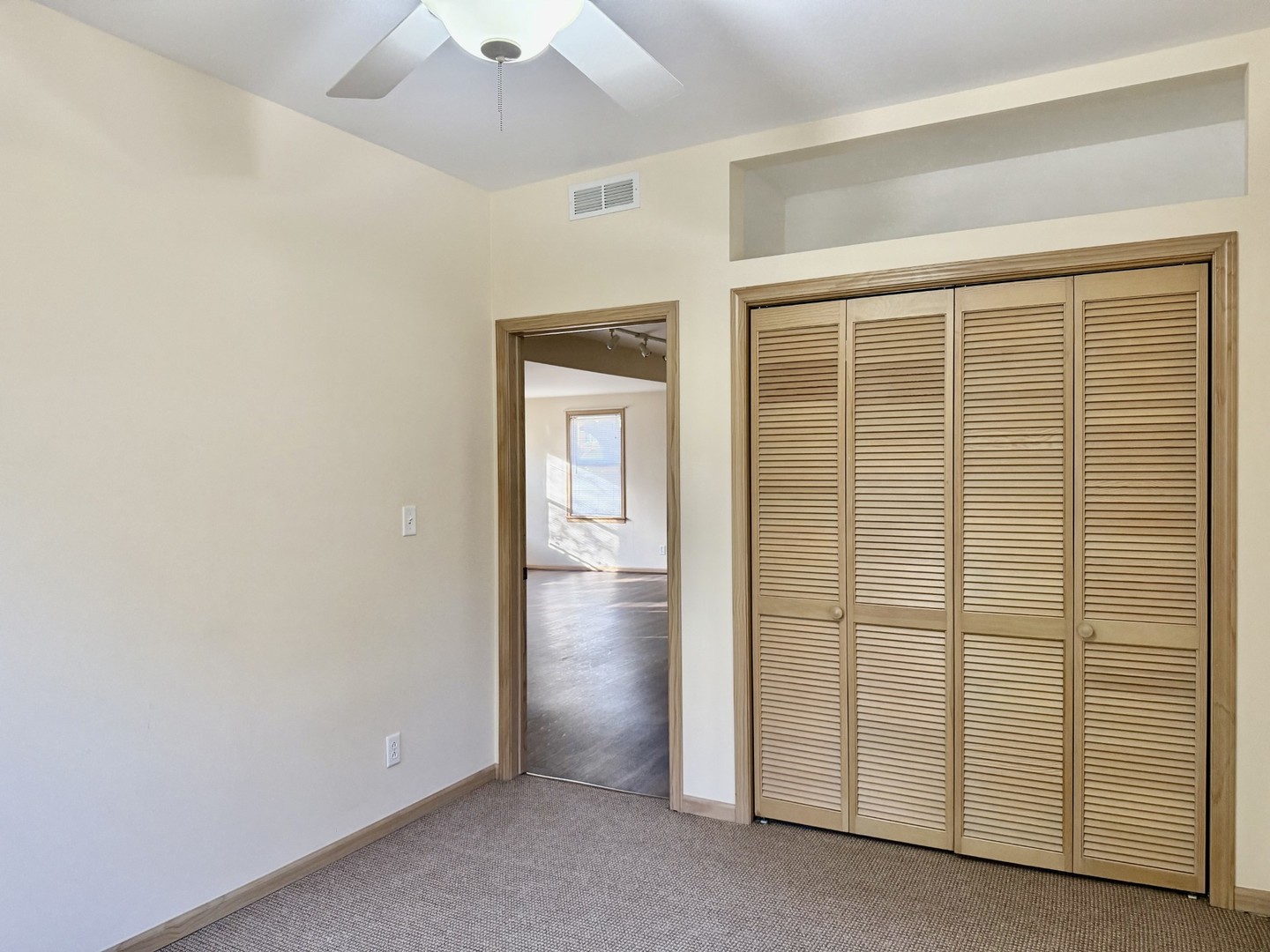 422 Chartres Street LaSalle, IL 61301 - Photo 16 of 21 an empty room with a empty space