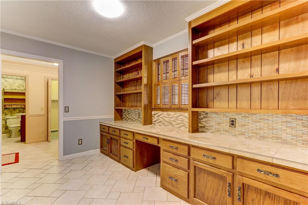 1702 Pineview Road Randleman, NC 27317 - Photo 10 of 30 PERFECT SPACE FOR YOUR HOME OR BUSINESS OFFICE