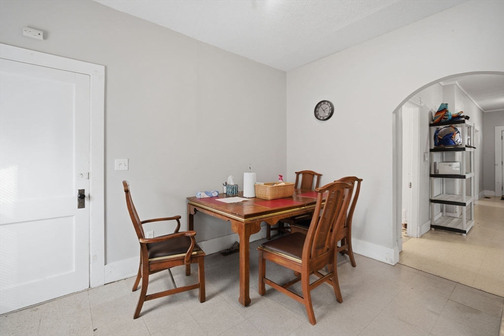 340 Oak Street Springfield, MA 01151 - Photo 16 of 41