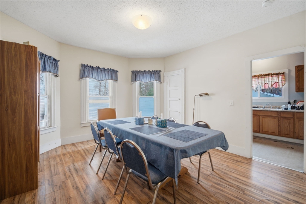 340 Oak Street Springfield, MA 01151 - Photo 19 of 41