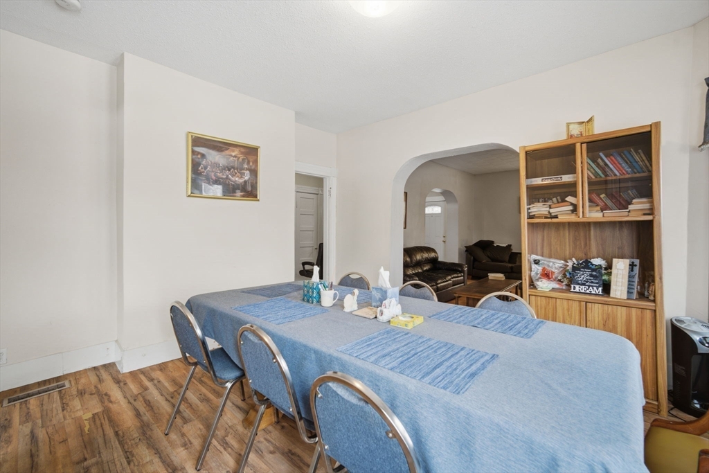 340 Oak Street Springfield, MA 01151 - Photo 23 of 41