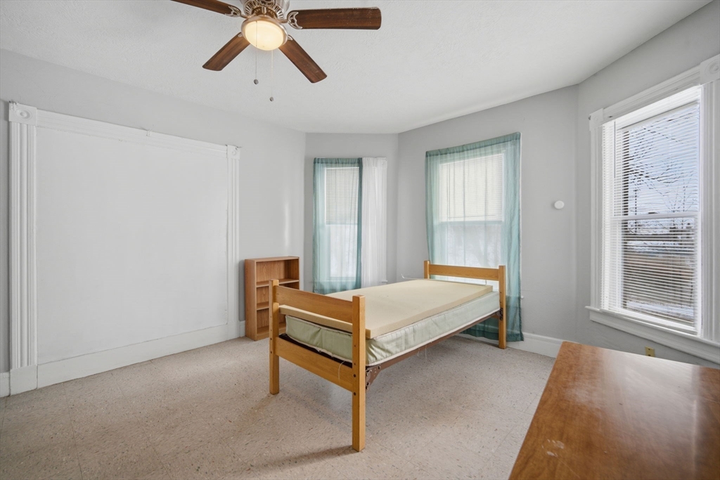 340 Oak Street Springfield, MA 01151 - Photo 34 of 41