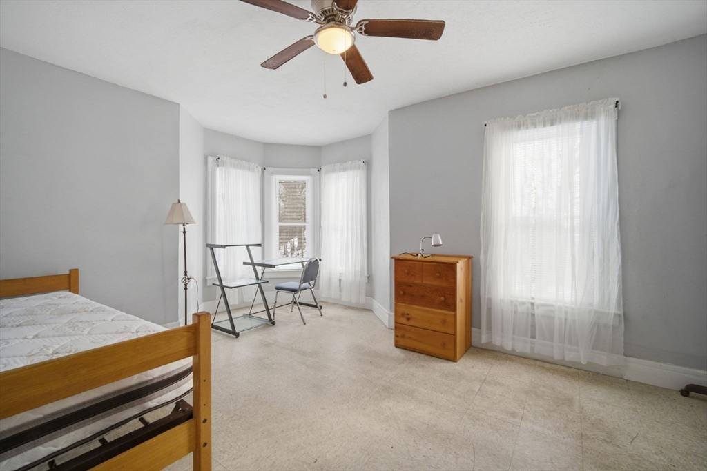 340 Oak Street Springfield, MA 01151 - Photo 35 of 41