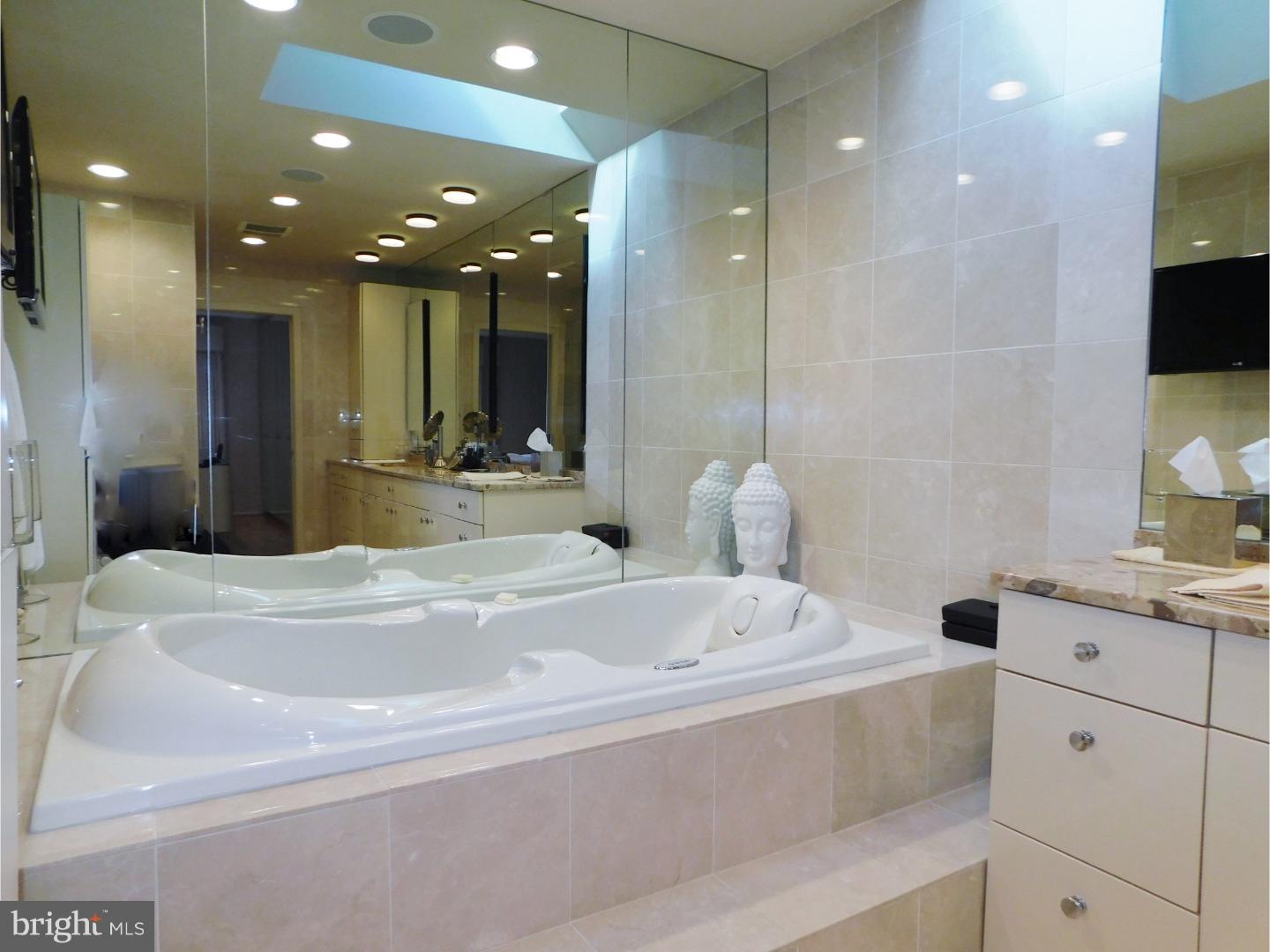 102 County Line Road Philadelphia, PA 19116 - Photo 11 of 25 Bathroom
