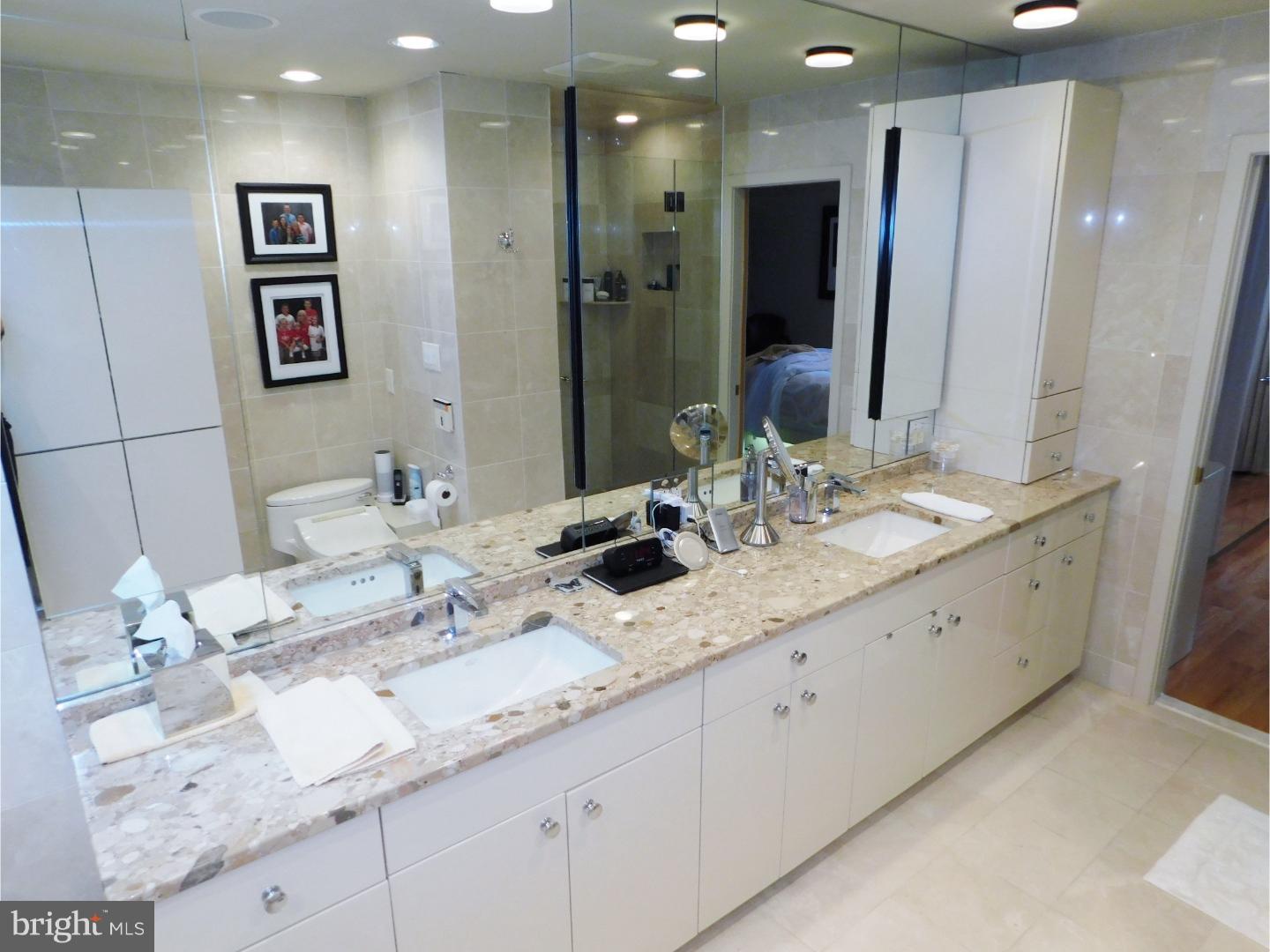 102 County Line Road Philadelphia, PA 19116 - Photo 12 of 25 Bathroom