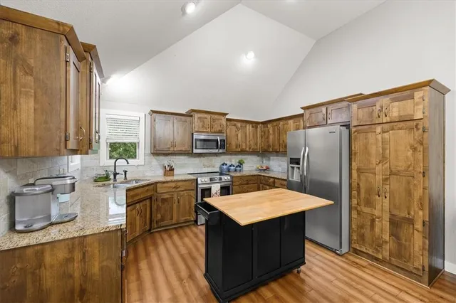 $444,900 | 8204 Northwest 74th Street, Kansas City, MO 64152