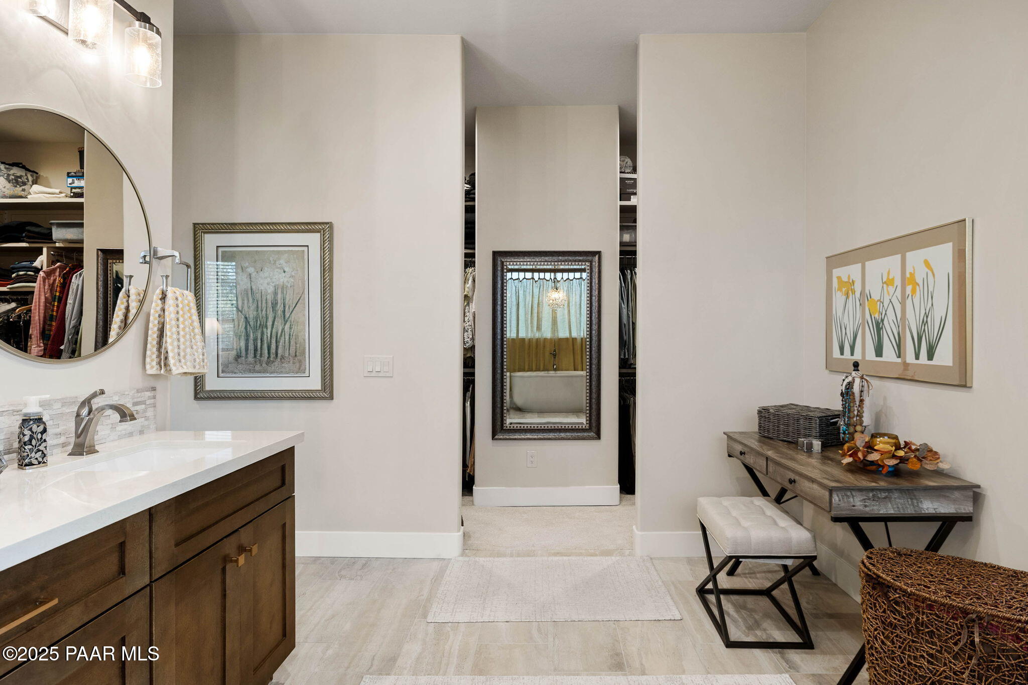 15505 North Double Adobe Road Prescott, AZ 86305 - Photo 41 of 84 a living room with furniture and a painting on the wall