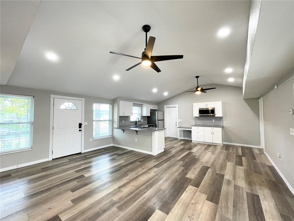 11241 Yewtree Avenue Port Richey, FL 34668 - Photo 5 of 34