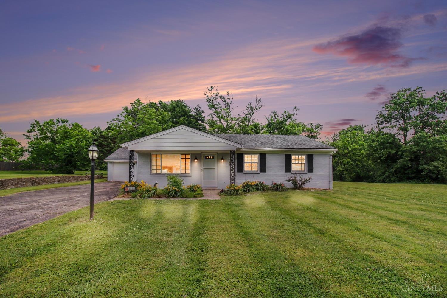 3162 Ebenezer Road Cincinnati, OH 45248 - Photo 4 of 30