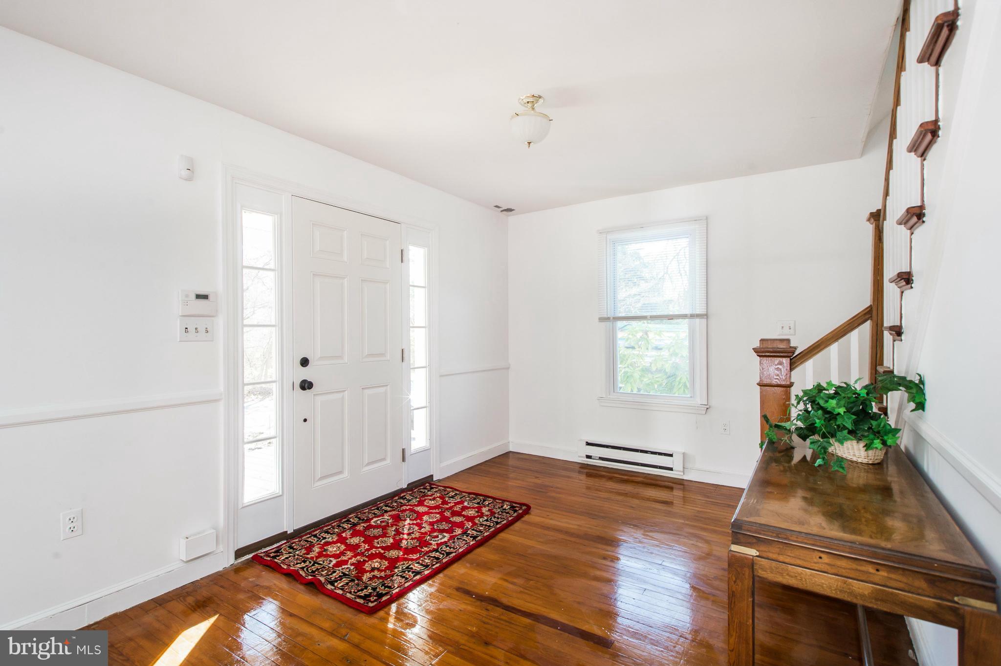 4310 Holbrook Road Randallstown, MD 21133 - Photo 3 of 23 LARGE ENTRY FOYER