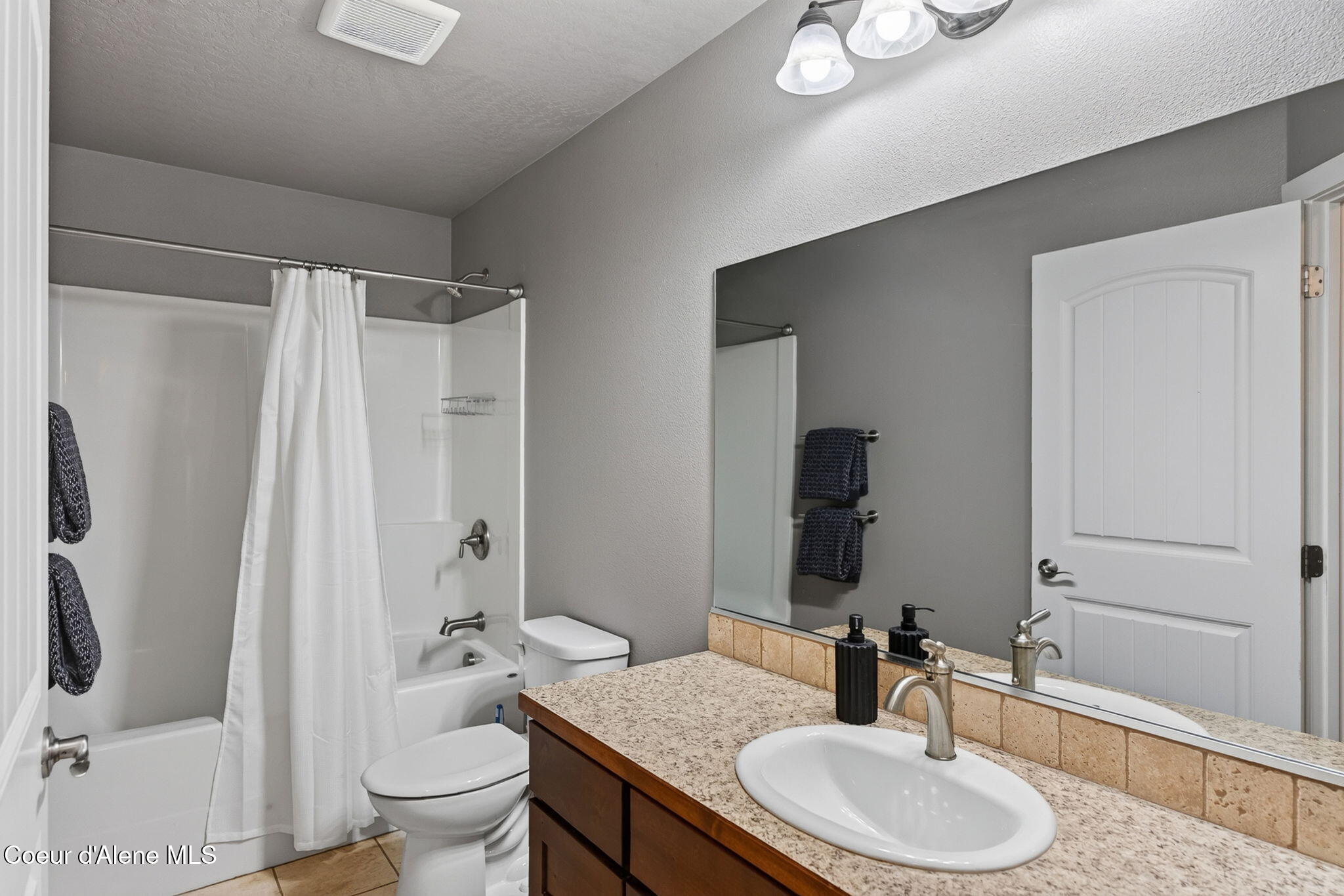 205 Old Farm Road Pinehurst, ID 83850 - Photo 26 of 91 Guest Bath