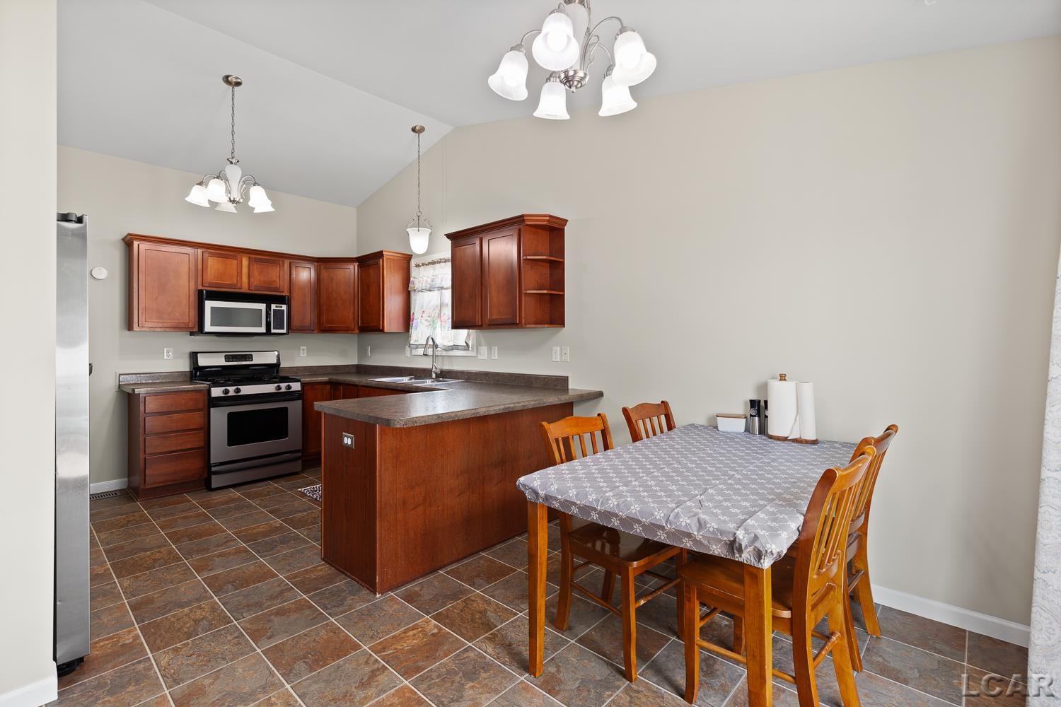 3129 Beaver Creek Road Adrian, MI 49221 - Photo 14 of 39 50183658-36bf121d-c3c0-4760-9883-7b45d0be5fd4.JPG