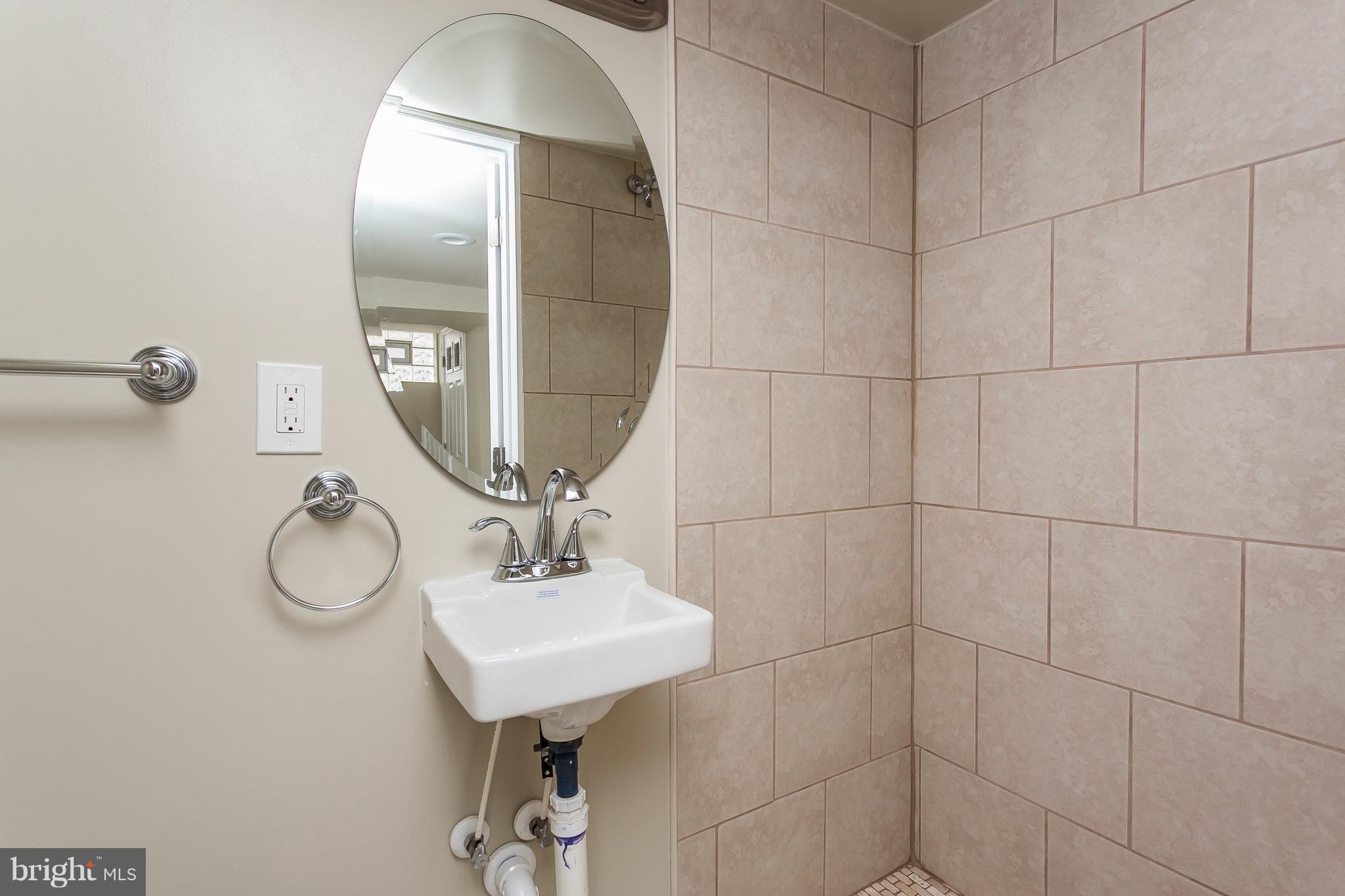 2232 Firethorn Road Baltimore, MD 21220 - Photo 14 of 15 Bath